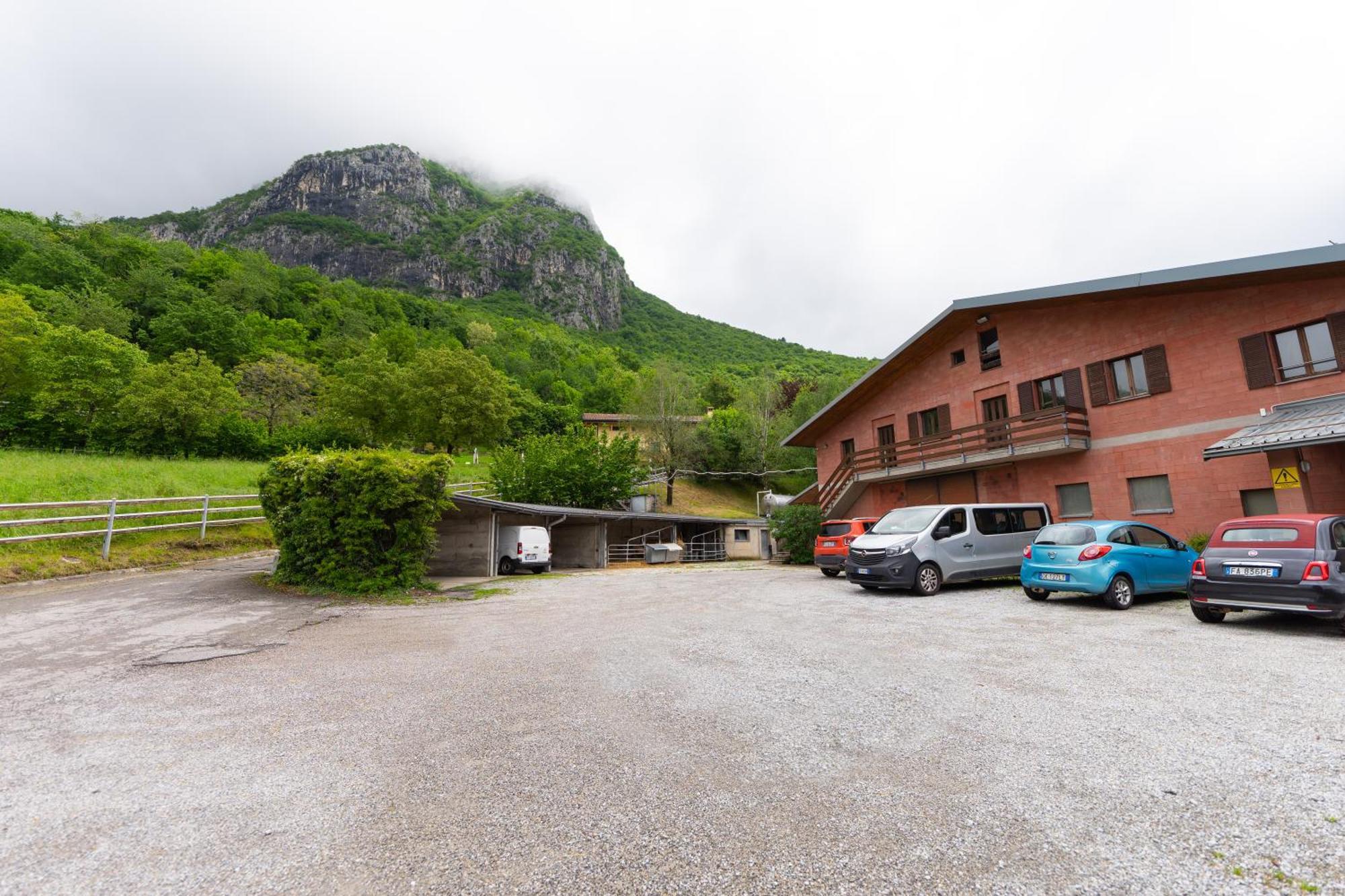 Agriturismo Deviscio Lecco Luaran gambar